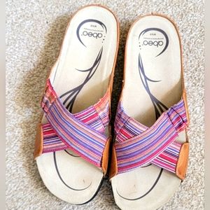 Women's abeo tan/multicolored slide sandals. Size 9 N.